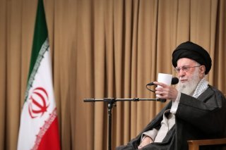 L'Iran de l'ayatollah Ali Khamenei avertit les Européens des effets s'ils relancent des sanctions contre ce pays (archives). KEYSTONE/EPA/HANDOUT